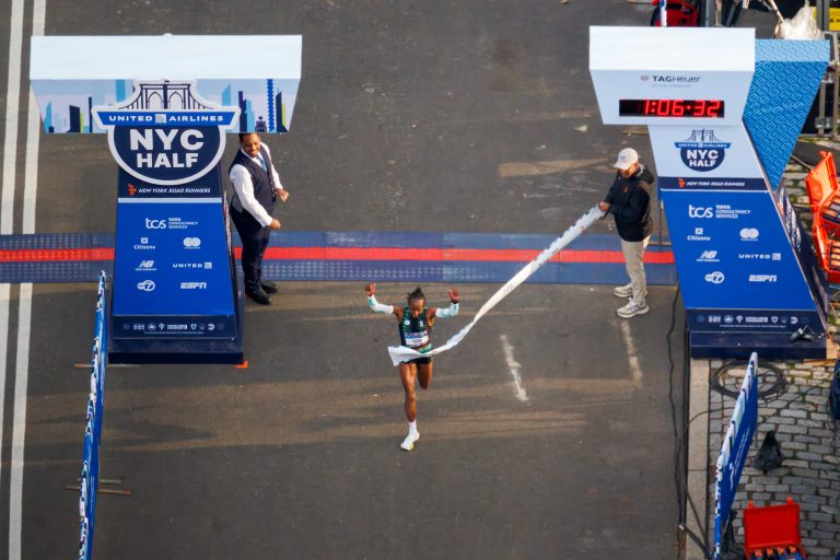 Obiri quebra recorde e Wildschutt vence o 2026 NYC Half