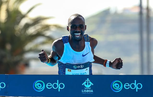 Jacob Kiplimo retoma recorde mundial da meia maratona com 57:20 em Lisboa