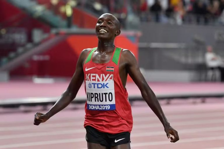 CAS reduz suspensão de Rhonex Kipruto, mas mantém anulação do recorde mundial dos 10 km