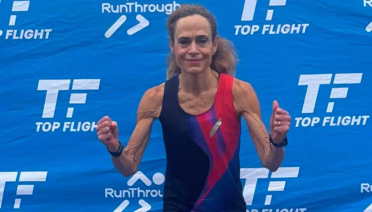 Aos 62 anos, britânica corre 5 km em 17min48s e entra para a história