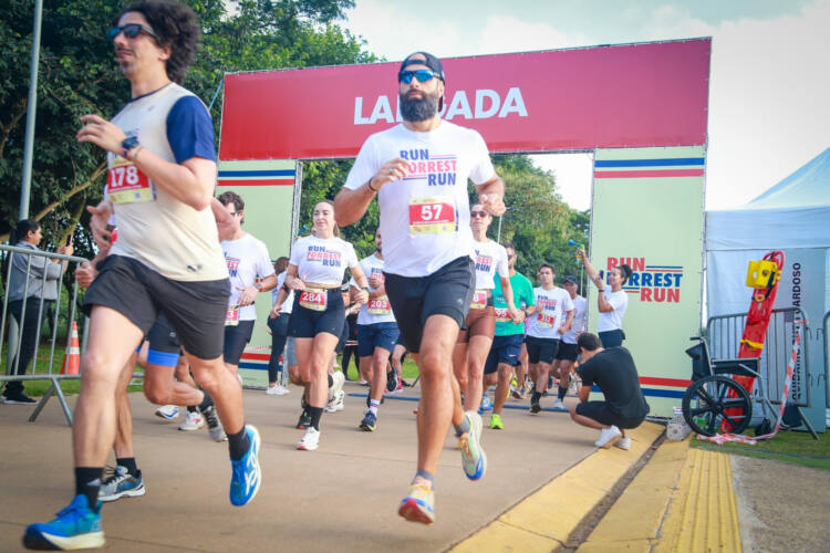 Corrida Oficial do Forrest Gump reúne mais de 1.300 pessoas no Parque Villa-Lobos