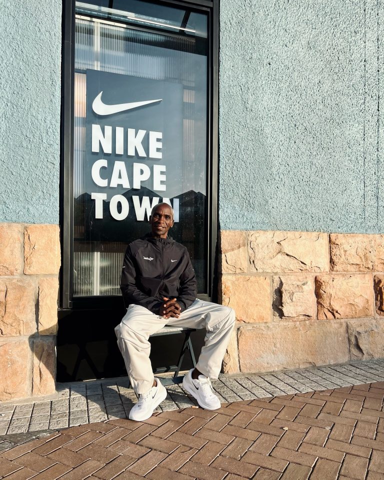 Kipchoge inicia turnê mundial em Cape Town e mira legado além dos recordes
