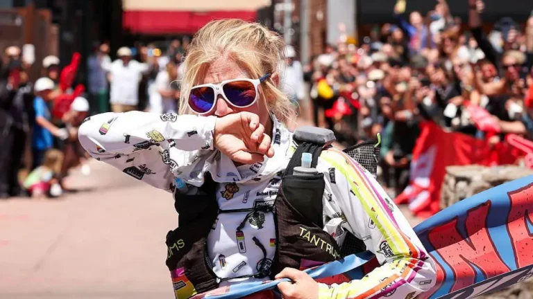 Rachel Entrekin vence ultramaratona de 400 km e bate recorde histórico da Cocodona 250
