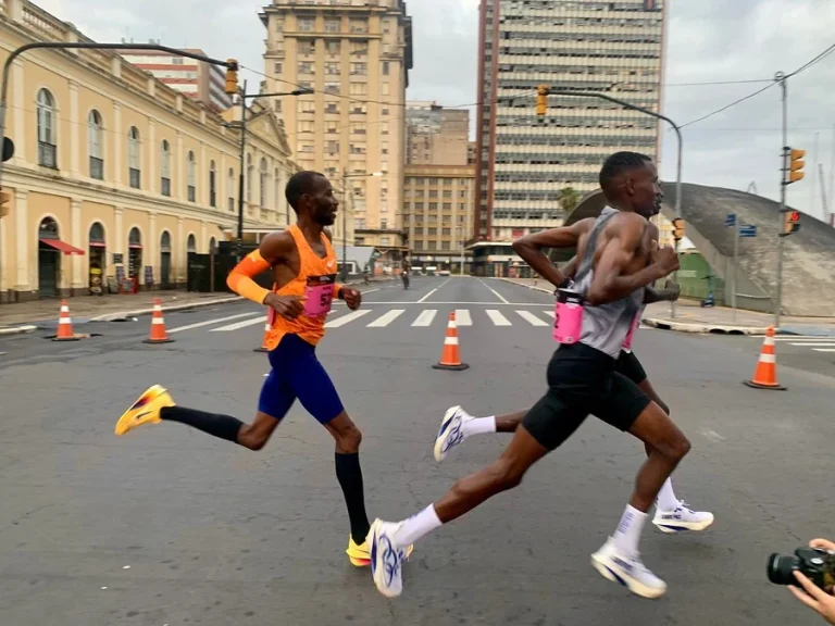 Maratona de Porto Alegre tem recordes históricos e domínio africano nos 42 km
