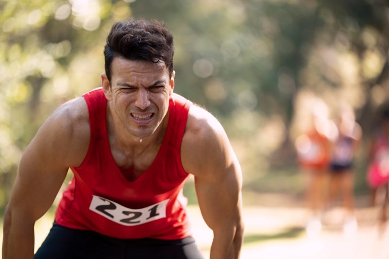 Homens têm o dobro de risco de “quebrar” na maratona, aponta estudo com 873 mil corredores