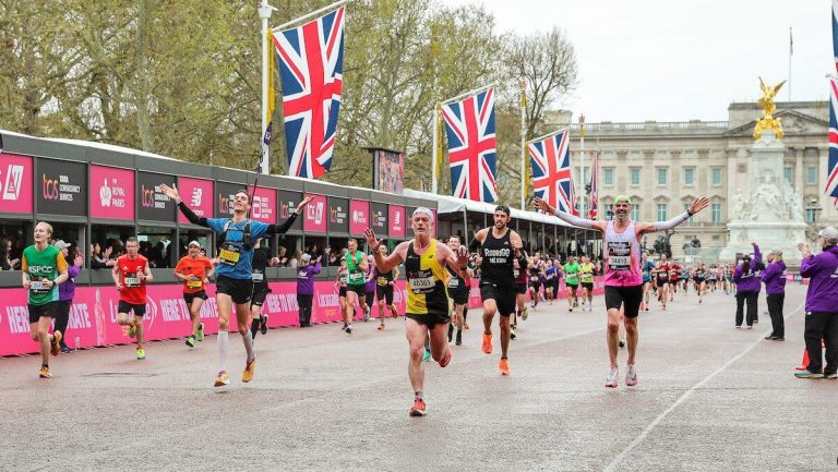 Strava revela tempo mediano da Maratona de Londres 2026