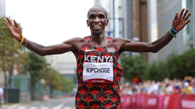 Eliud Kipchoge chega ao Brasil para correr a NB 42K Porto Alegre
