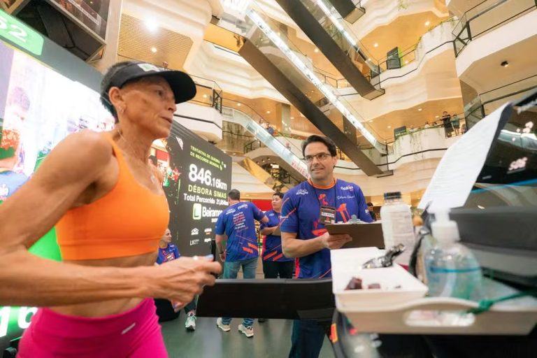 Brasileira tenta correr 846 km em sete dias para quebrar recorde mundial em esteira